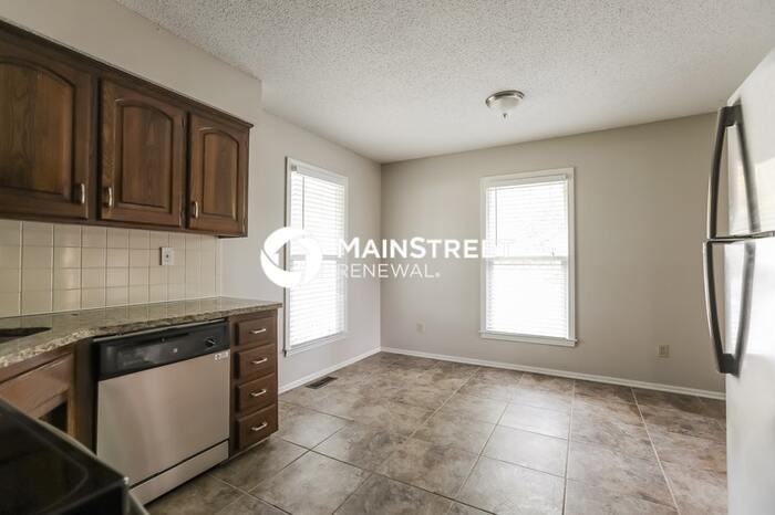 1523 Ne Westwind Dr - Photo 7 of 17