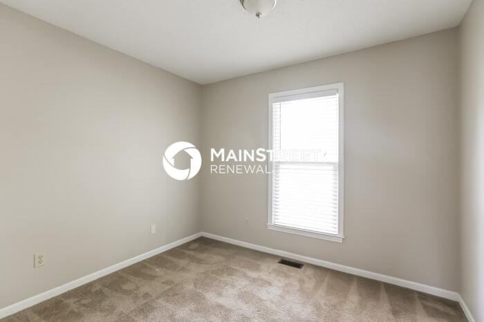1523 Ne Westwind Dr - Photo 7 of 17