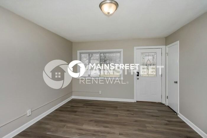 4915 Seville Dr - Photo 4 of 20