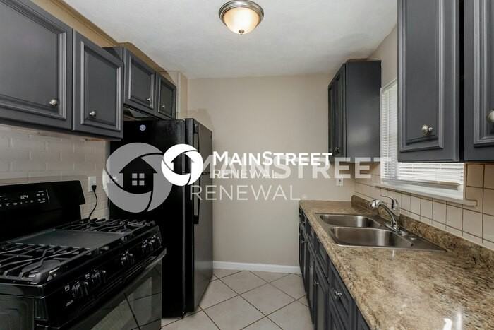4915 Seville Dr - Photo 5 of 20
