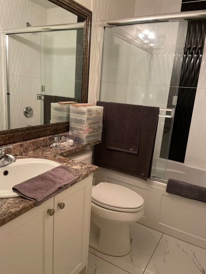 7676 154 Street - Photo 3 of 5