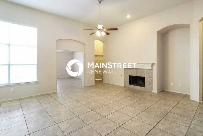 6503 Fairglen Dr - Photo 4 of 16