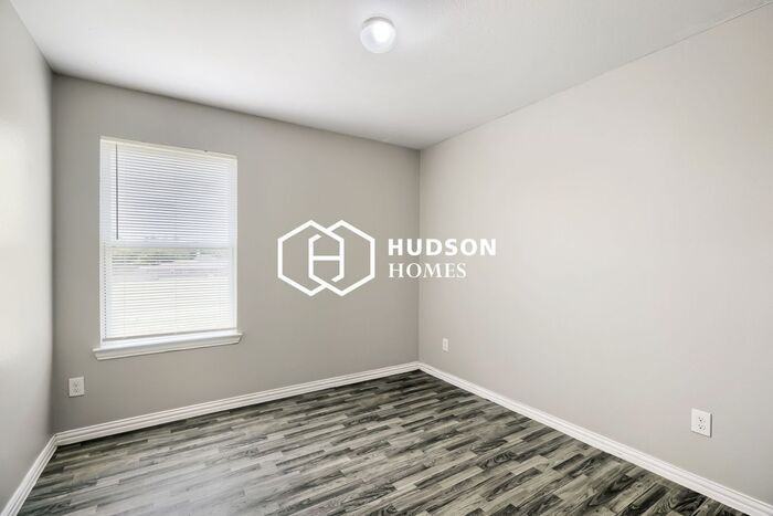 1505 Linda Ln - Photo 6 of 14