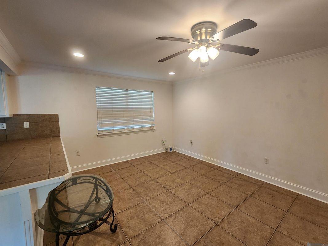 9238 Tasmania Ave - Photo 2 of 10
