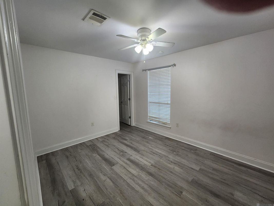 9238 Tasmania Ave - Photo 7 of 10