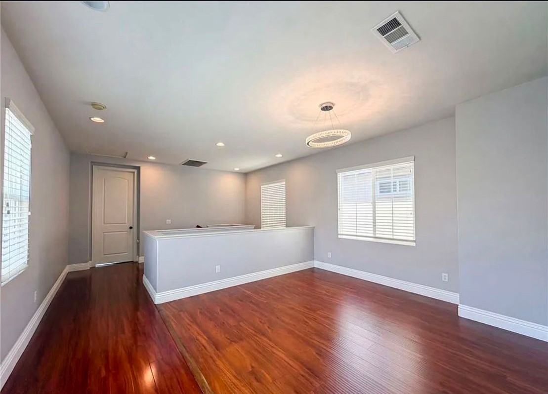 31887 Domenoe Way - Photo 4 of 20