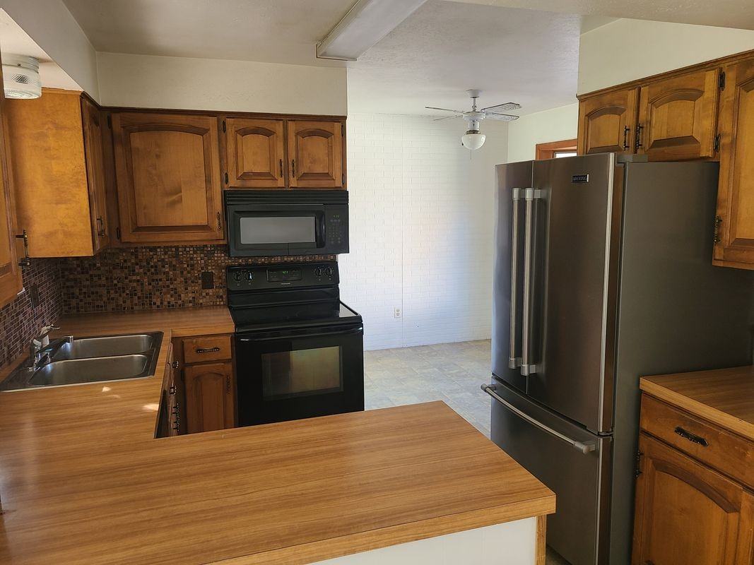 236 Cypress Cir - Photo 3 of 5