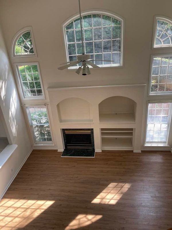 2036 Londonberry Ct - Photo 2 of 3