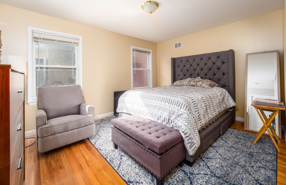 43 Manhattan Ave - Photo 5 of 13
