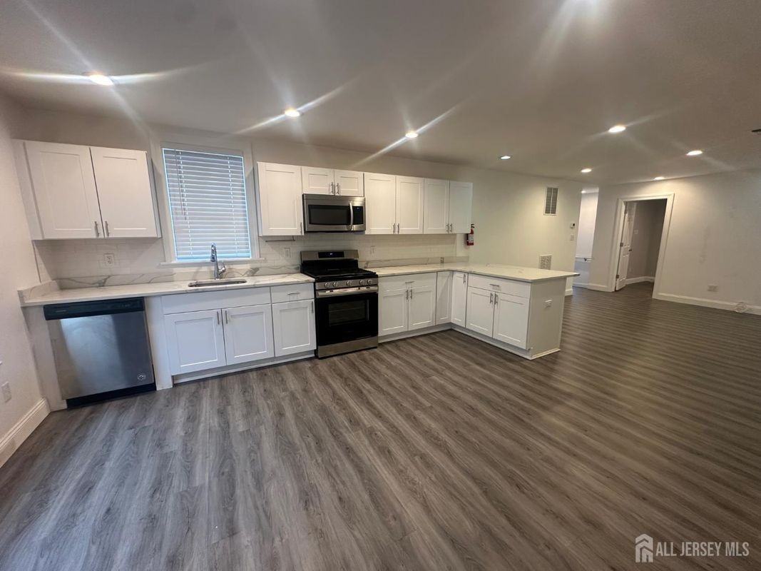 35 2nd St ##1 - Photo 4 of 22