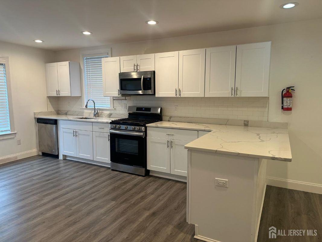 35 2nd St ##1 - Photo 5 of 22