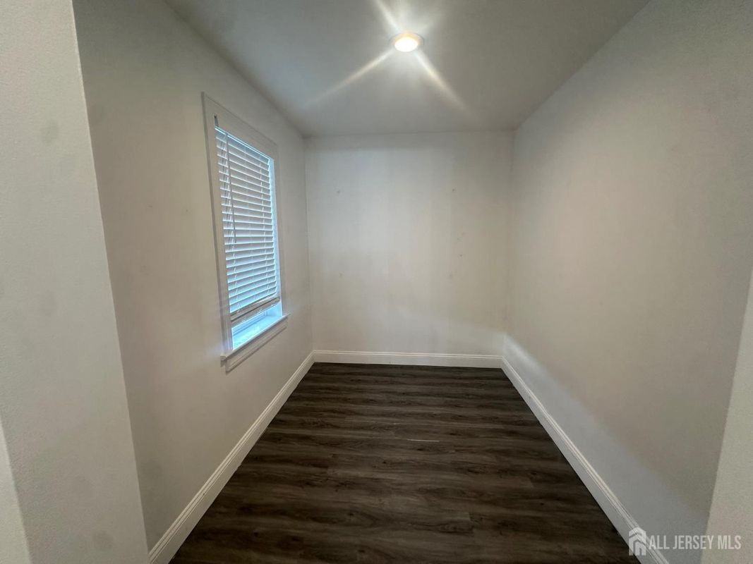 35 2nd St ##1 - Photo 7 of 22