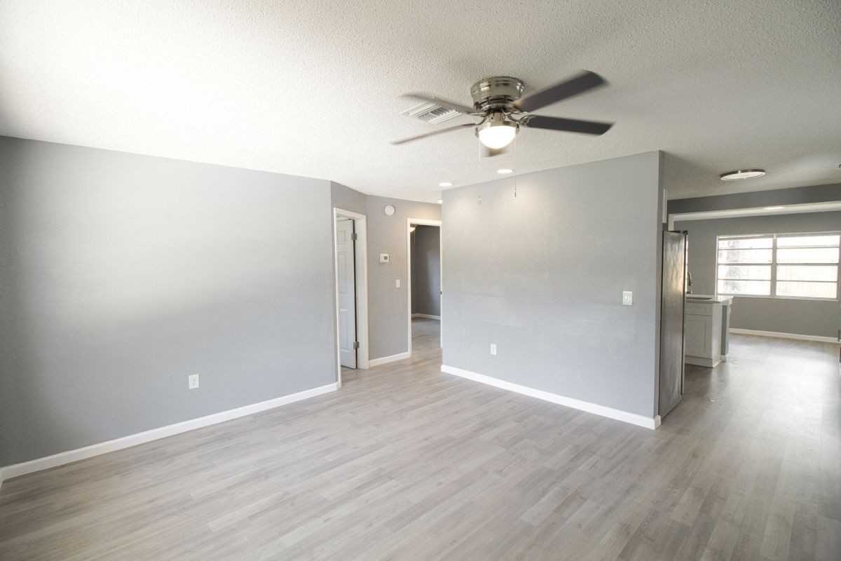 7138 Oakwood Dr - Photo 2 of 27