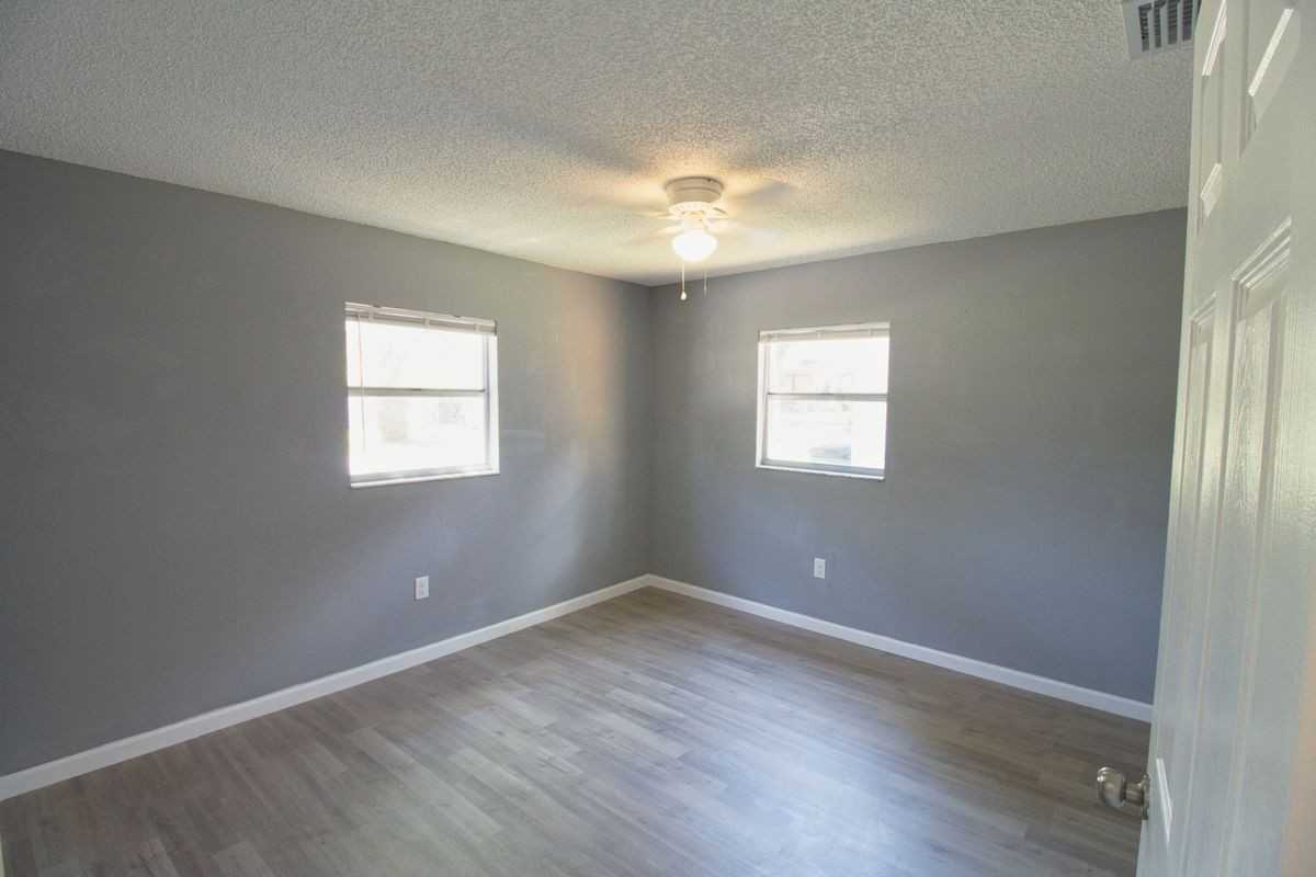 7138 Oakwood Dr - Photo 6 of 27