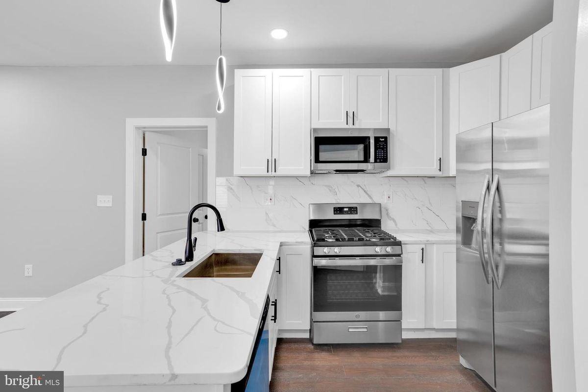 2838 27th St Ne - Photo 5 of 28