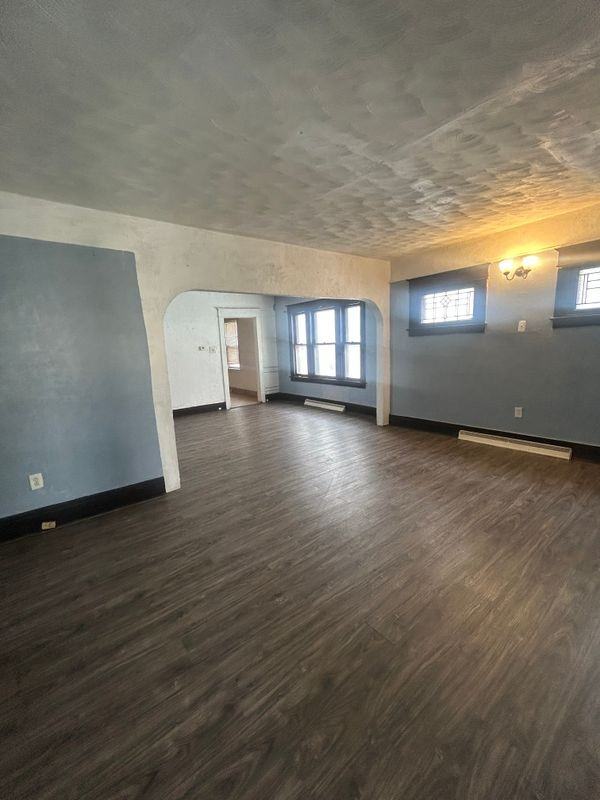 81 Saint Florian St - Photo 4 of 11