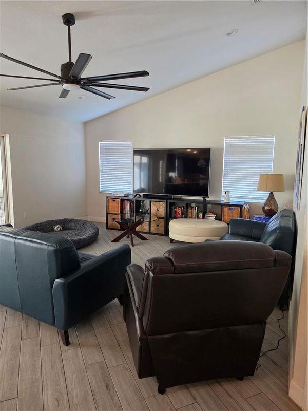 10158 Brandon Cir - Photo 6 of 19