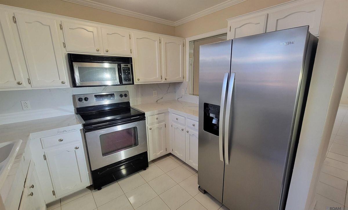9007 Highland Rd ##34 - Photo 4 of 22