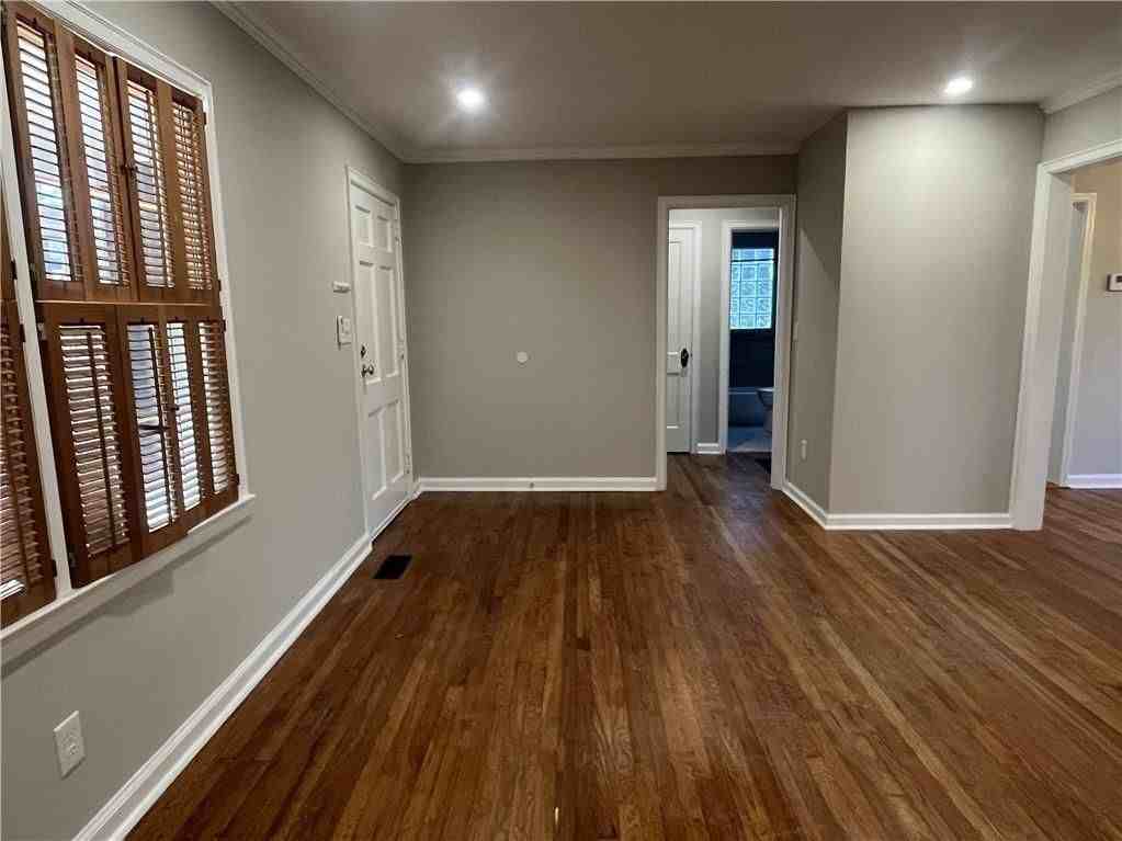 1192 Kingsley Cir Ne - Photo 6 of 34