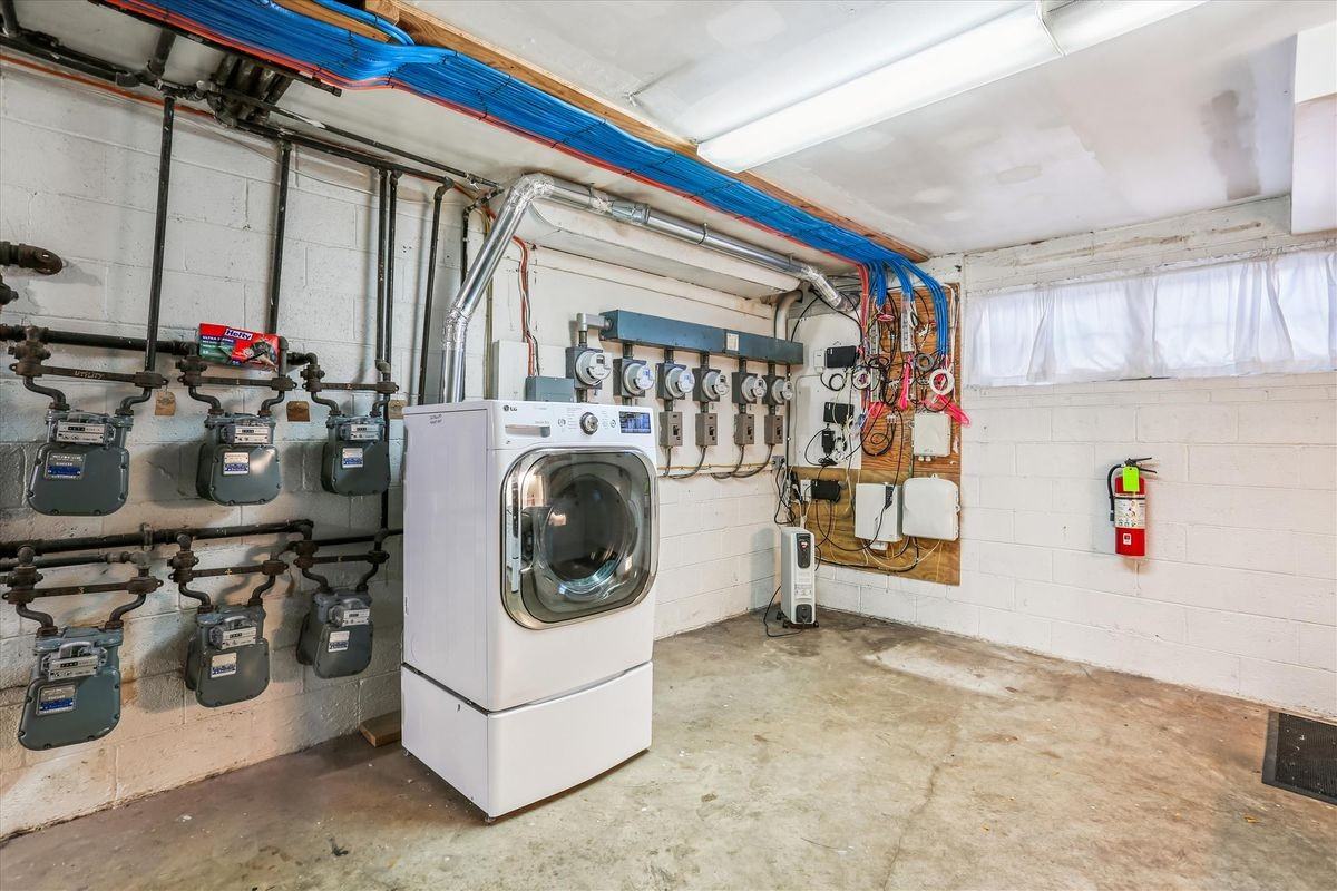 921 Prospect St ##5 - Photo 5 of 14