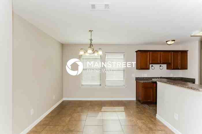 3448 Heatherbend St - Photo 5 of 15