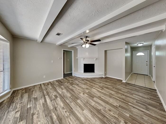 809 Lochmoor Ln - Photo 5 of 23