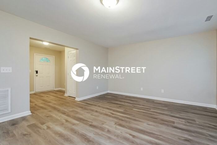 5828 Weddington Rd - Photo 5 of 12