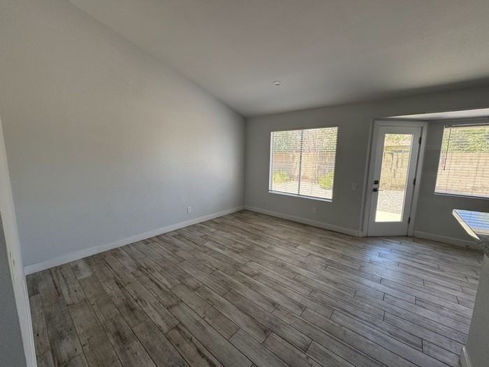 1010 W Sequoia Dr - Photo 5 of 23