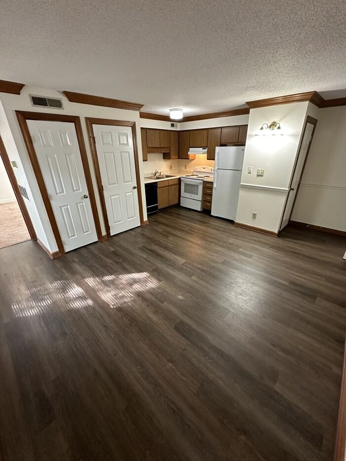 3511 Ivy Commons Dr #201 - Photo 4 of 8