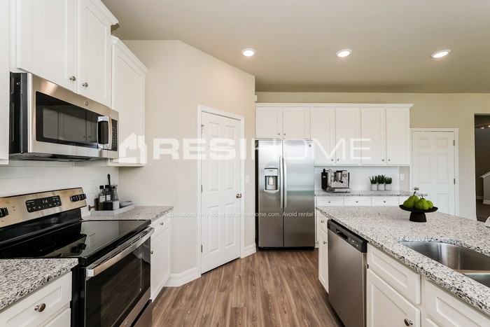 1612 Diane St - Photo 4 of 18