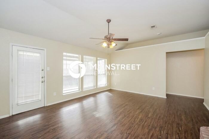 1116 Darren Dr - Photo 3 of 16