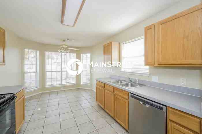 1116 Darren Dr - Photo 7 of 16
