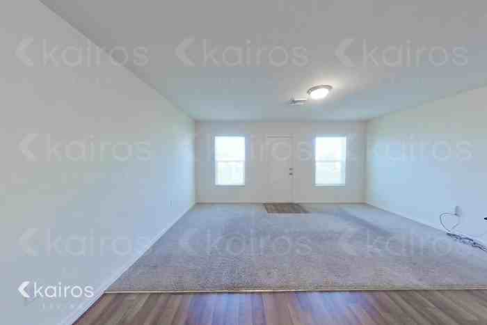 305 Ne 23rd Ter - Photo 4 of 19