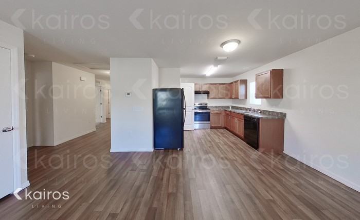 305 Ne 23rd Ter - Photo 6 of 19