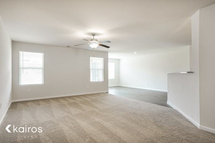 67 W Luminous Way - Photo 2 of 15