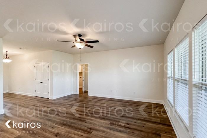21150 Chardonnay Dr - Photo 4 of 15