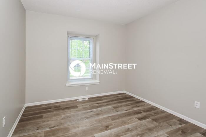 404 Ne Station Dr - Photo 5 of 17
