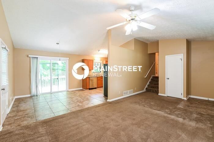 372 Kings Hill Ct - Photo 7 of 18