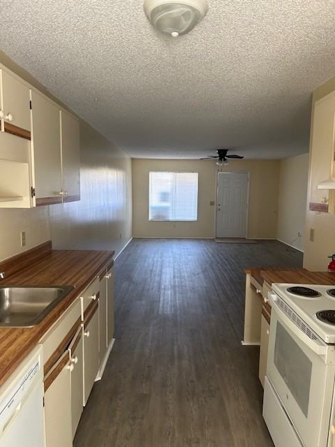 423 E Rosewood Ln - Photo 3 of 9