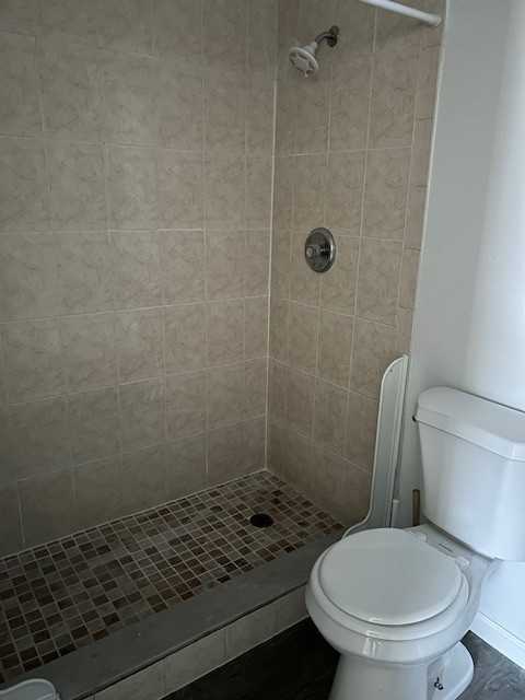 423 E Rosewood Ln - Photo 6 of 9