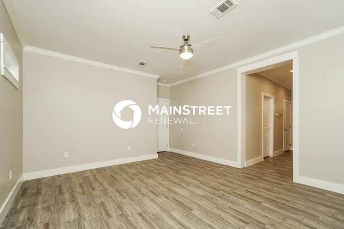 3418 Avoca Dr - Photo 3 of 16