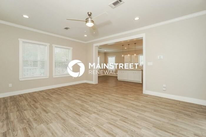 3418 Avoca Dr - Photo 4 of 16