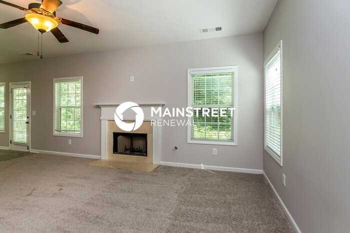 2641 Freemont St - Photo 3 of 18
