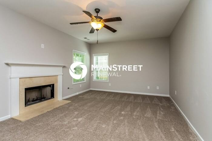 2641 Freemont St - Photo 4 of 18