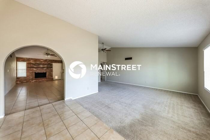 6202 W Sunnyside Dr - Photo 4 of 17