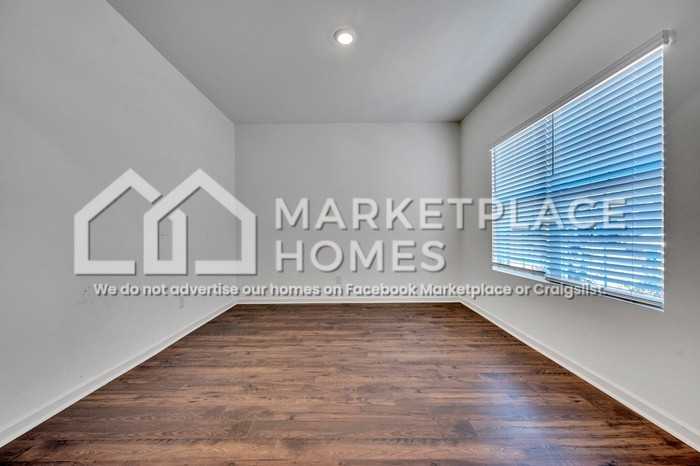 1027 Park View Dr - Photo 4 of 34