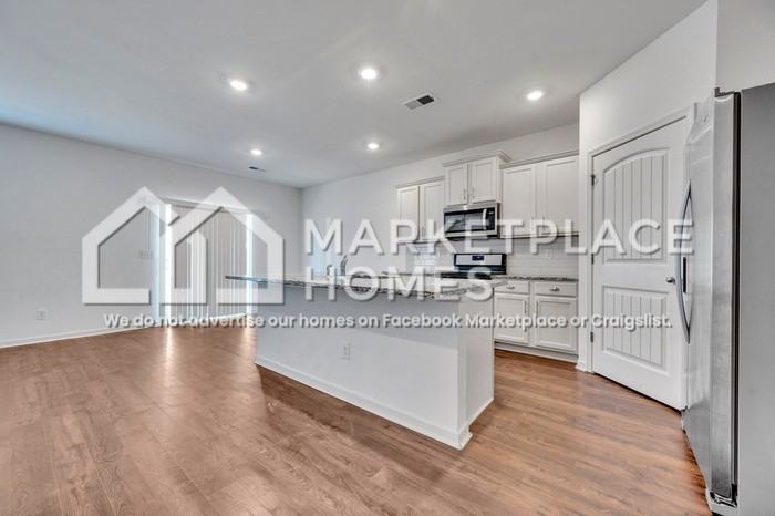 1027 Park View Dr - Photo 5 of 34