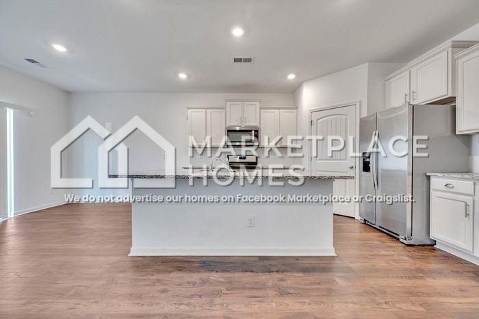 1027 Park View Dr - Photo 6 of 34