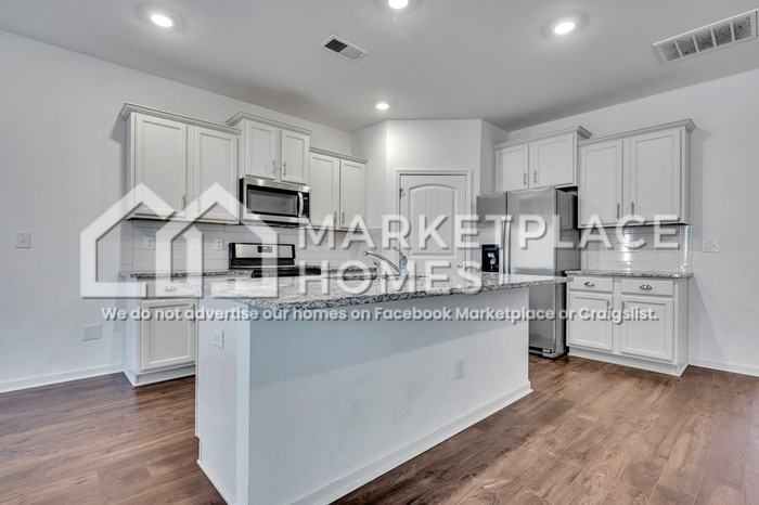 1027 Park View Dr - Photo 7 of 34