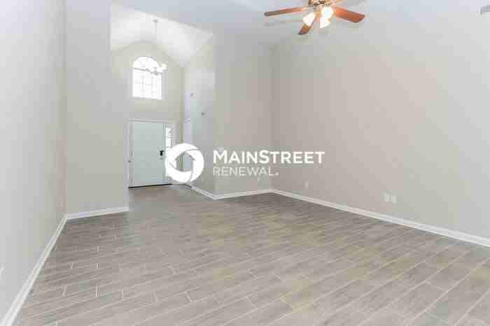 330 Fallview Dr - Photo 3 of 16